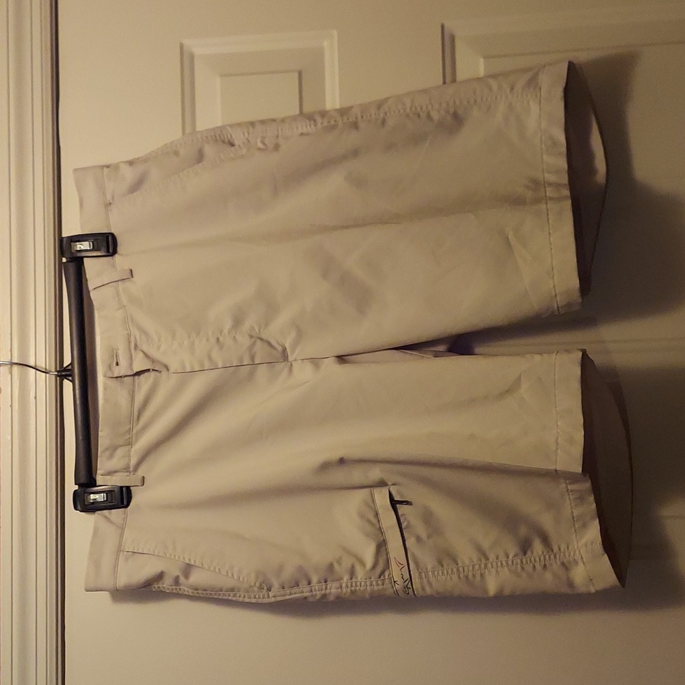 Men's Greg Norman golf shorts